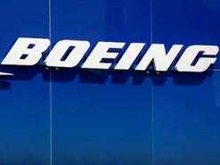 Працівники Boeing тривають у своєму страйку, що призводить до зниження вартості акцій компанії.